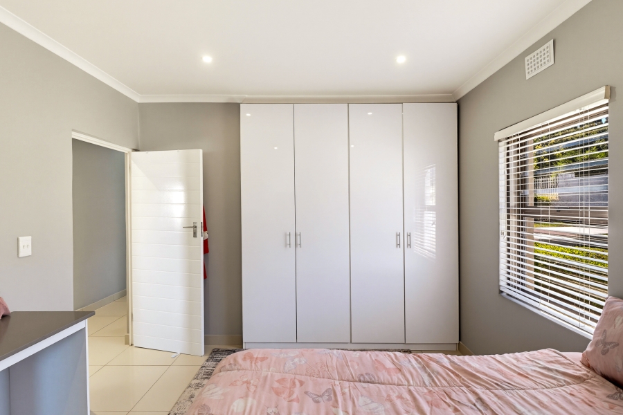 4 Bedroom Property for Sale in Pearl Marina Western Cape
